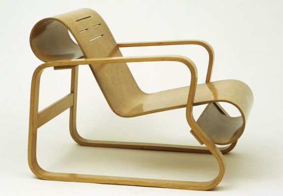 Paimio Armchair, 1931-1932, birch plywood, 66 x 60.3 x 87.6 cm Image courtesy of the Museum of Modern Art, © 2025 Artists Rights Society (ARS), New York (MOMA-D0073aaars)