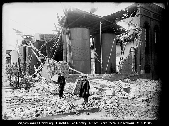 Edith Irvine, 1906 San Francisco earthquake. Courtesy of L. Tom Perry Special Collections, Harold B. Lee Library, Brigham Young University, Provo, Utah.